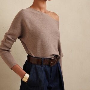 Banana Republic Colletta Sweater size medium